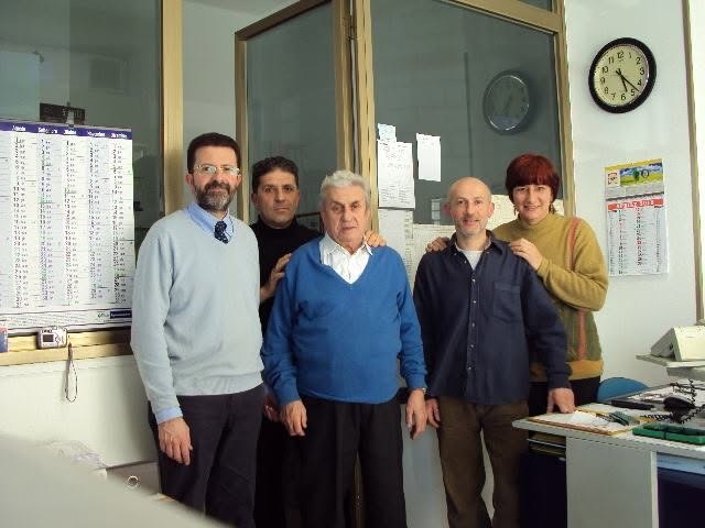 Foto di gruppo in negozio