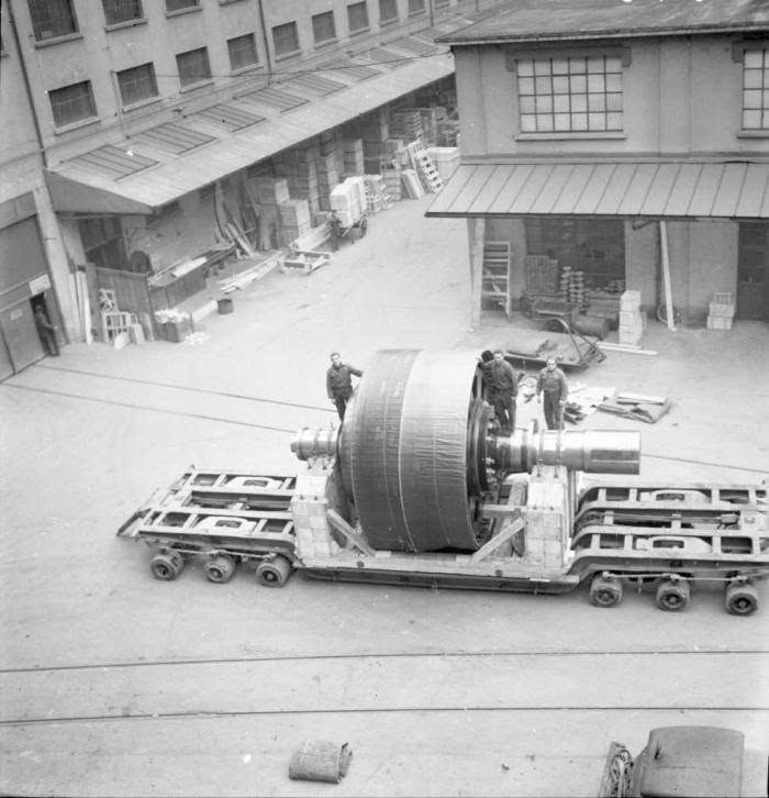Un grande motore pronto per il trasporto